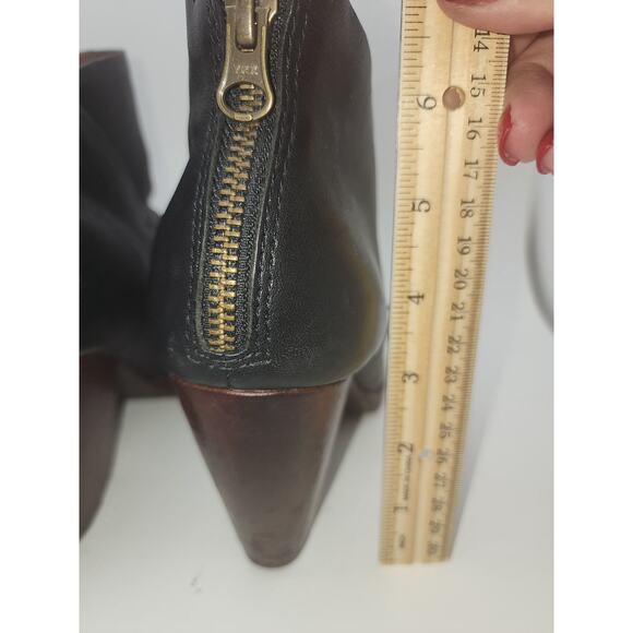 Kork-Ease Castaneda Women's 8.5 Black Leather Heeled Bootie - Picture 5 of 13